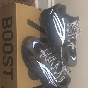 Yeezy Boost 700 V2